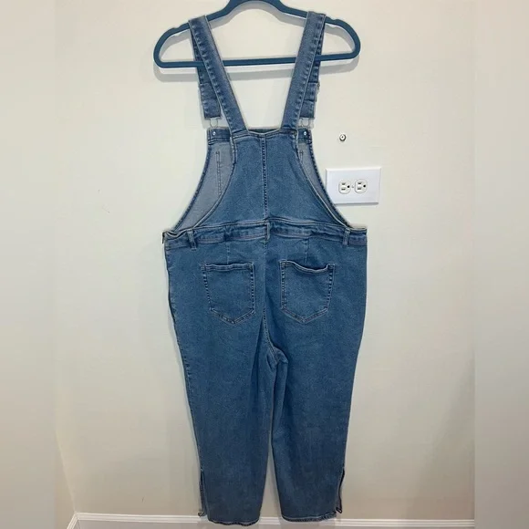 AVA & VIV Women’s Denim Jeans Stretch Bib Overalls Tapered Leg Plus Size 16W - Picture 8 of 15